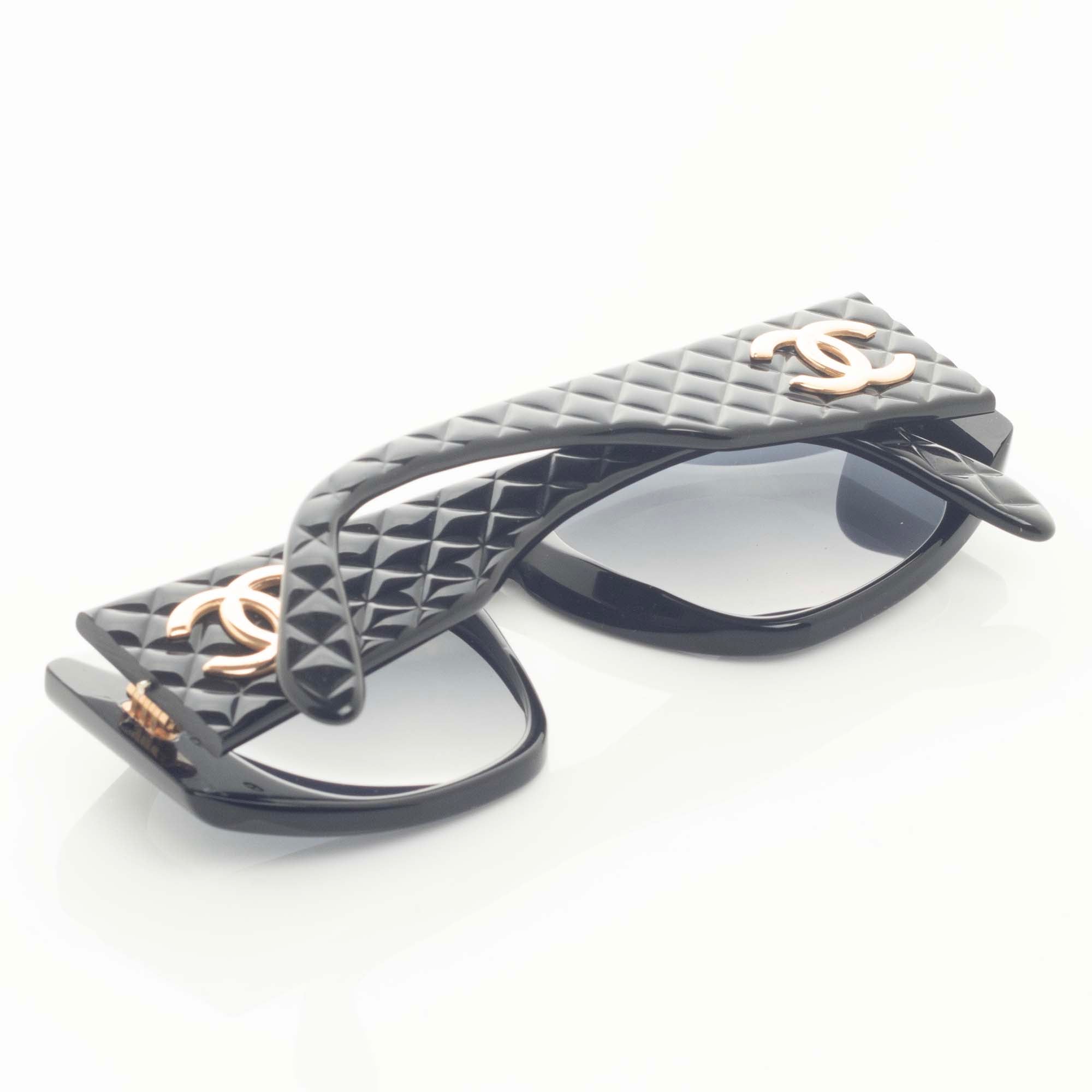 CHANEL - 01450 94305